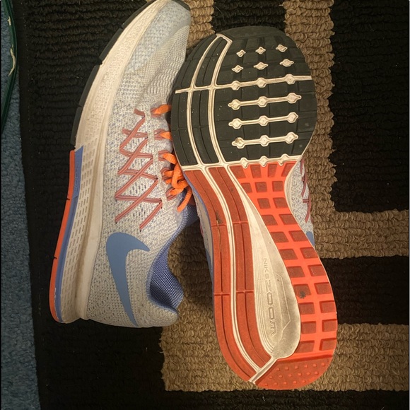 Nike Shoes - Picture 2 of 3